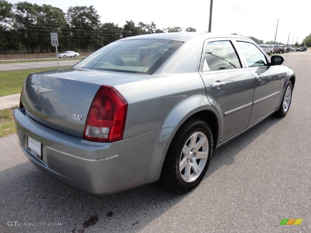 2007 300 Touring - Silver Steel Metallic / Dark Slate Gray/Light Graystone photo #12