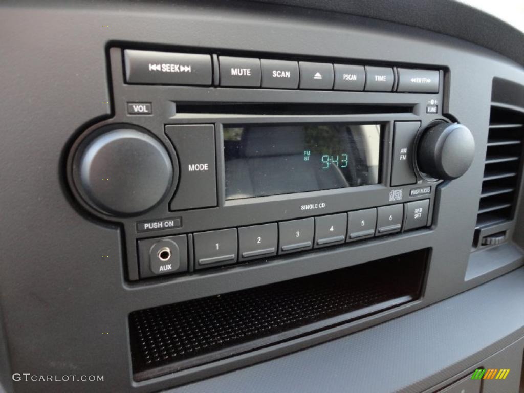 2008 Dodge Ram 2500 SXT Quad Cab Controls Photo #48191528