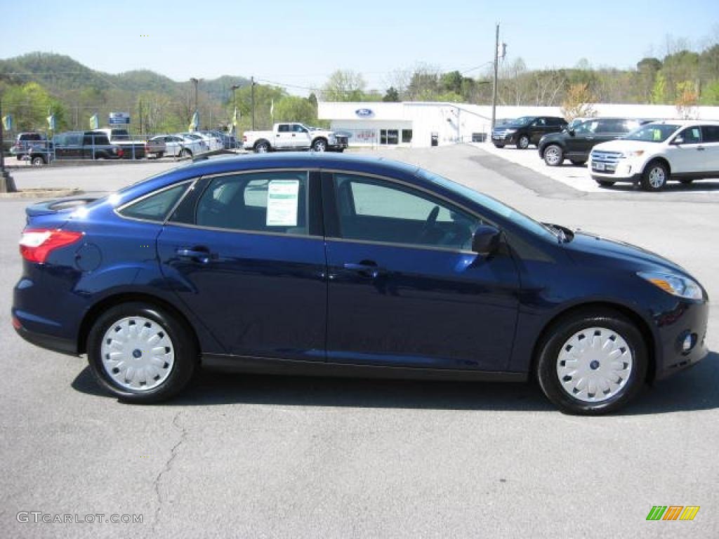 2012 Focus SE SFE Sedan - Kona Blue Metallic / Charcoal Black photo #5