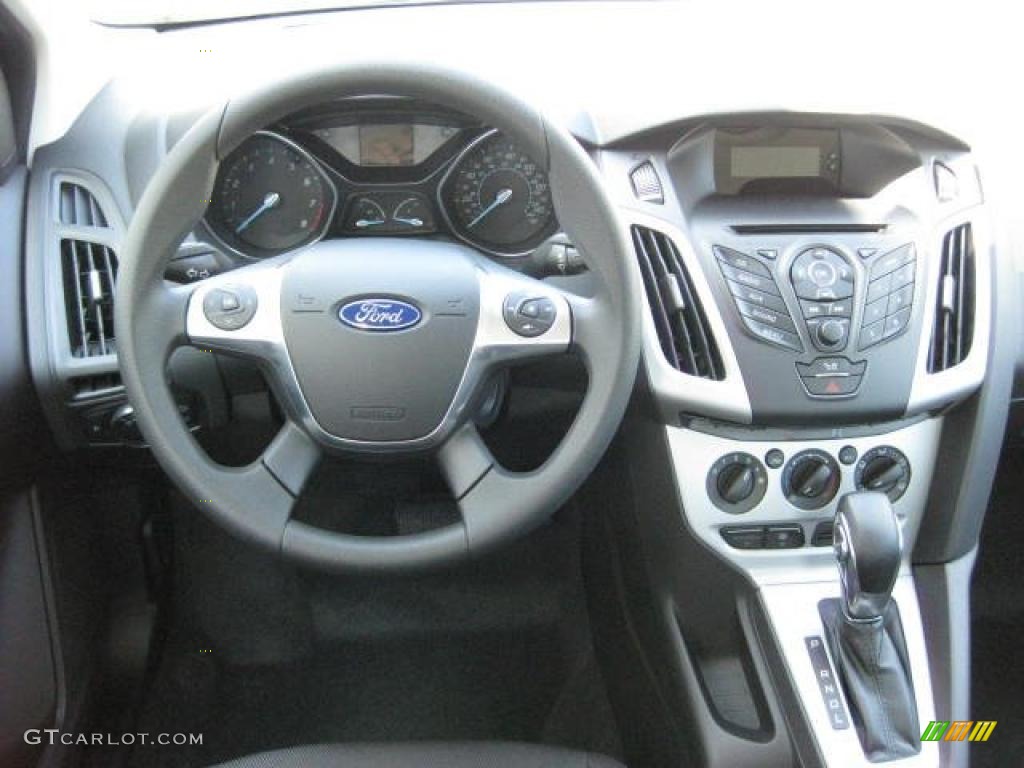 2012 Ford Focus SE SFE Sedan Charcoal Black Dashboard Photo #48192515
