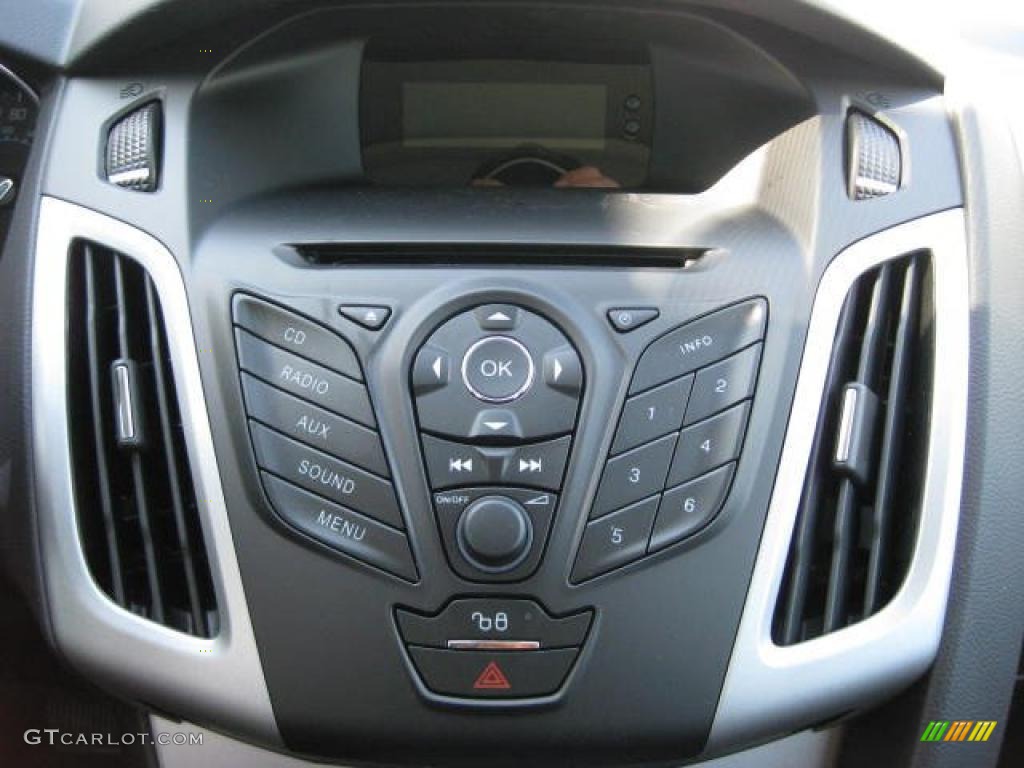 2012 Ford Focus SE SFE Sedan Controls Photo #48192521