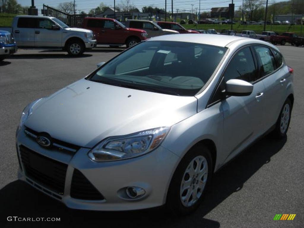 Ingot Silver Metallic 2012 Ford Focus SE 5-Door Exterior Photo #48192737