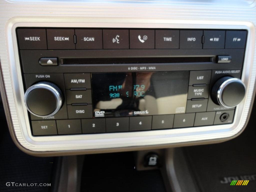 2009 Dodge Journey SXT Controls Photo #48193196