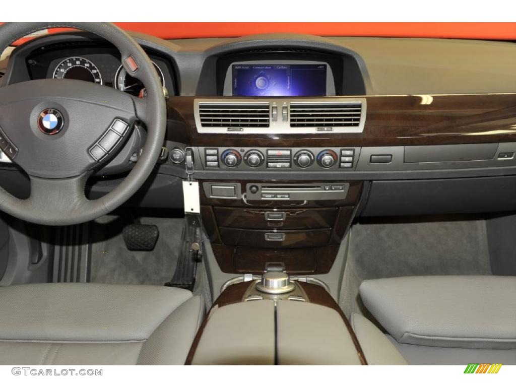 2008 BMW 7 Series 750i Sedan Flannel Grey Dashboard Photo #48194446