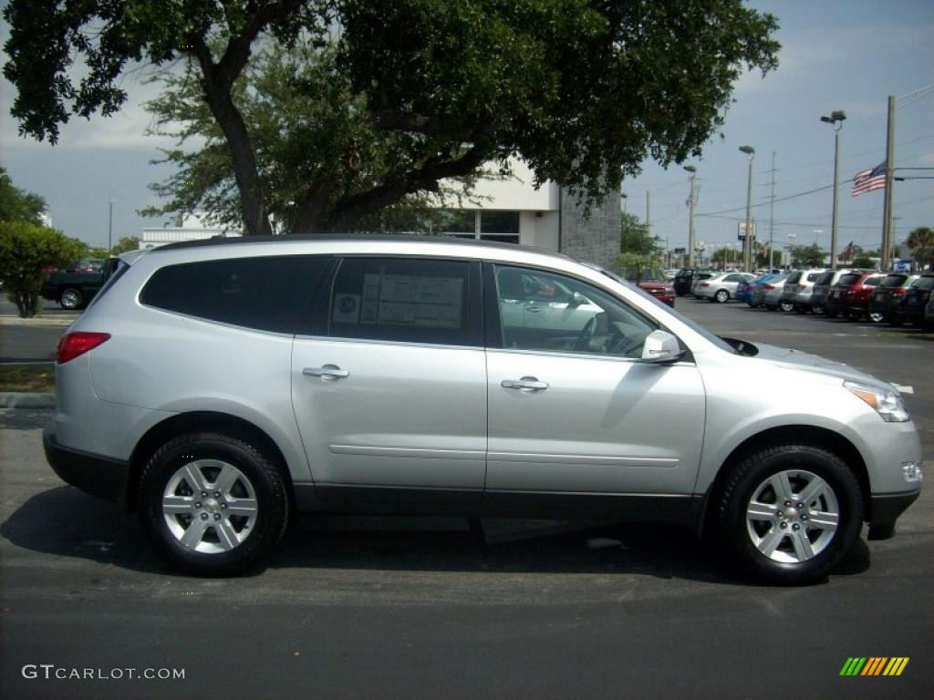 2011 Traverse LT - Silver Ice Metallic / Dark Gray/Light Gray photo #6