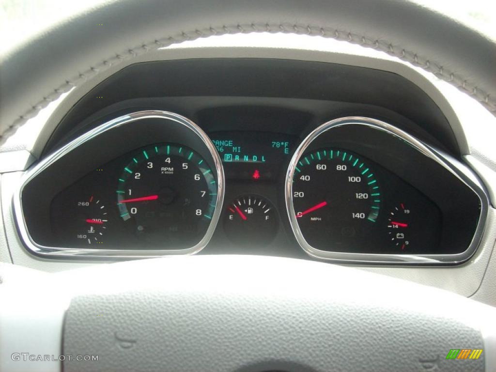 2011 Traverse LT - Silver Ice Metallic / Dark Gray/Light Gray photo #11