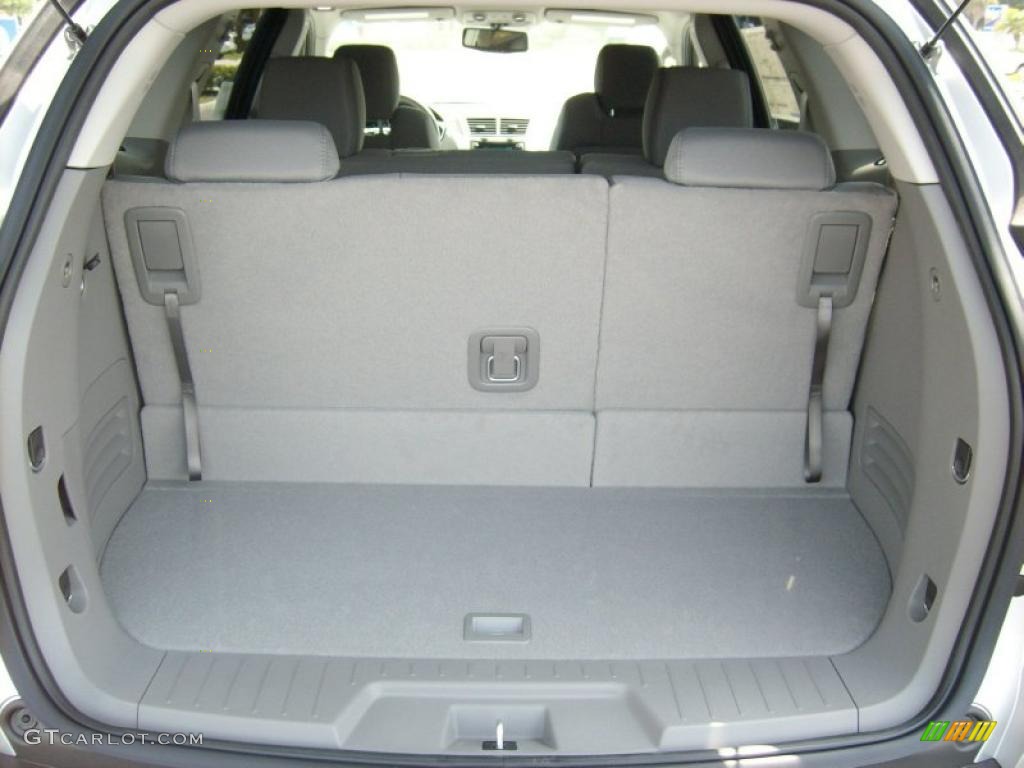 2011 Traverse LT - Silver Ice Metallic / Dark Gray/Light Gray photo #17