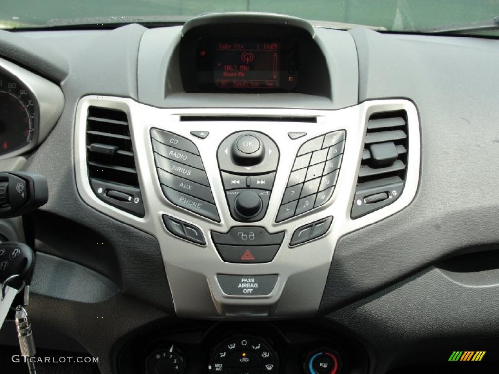 2011 Ford Fiesta SE Sedan Controls Photo #48195331
