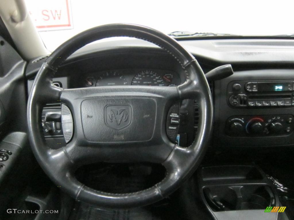 2004 Dakota SLT Quad Cab 4x4 - Bright White / Dark Slate Gray photo #2