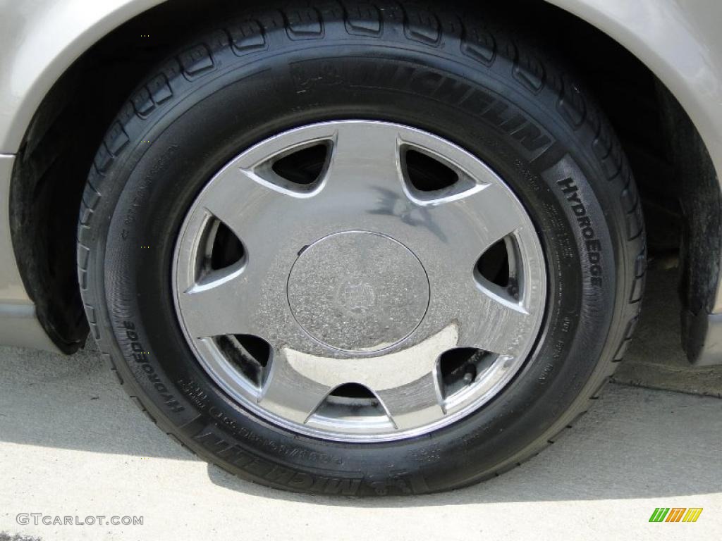 2001 Cadillac Seville SLS Wheel Photo #48196834
