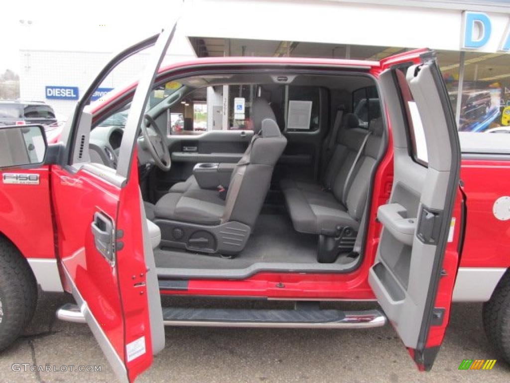 2006 F150 XLT SuperCab 4x4 - Bright Red / Medium/Dark Flint photo #8