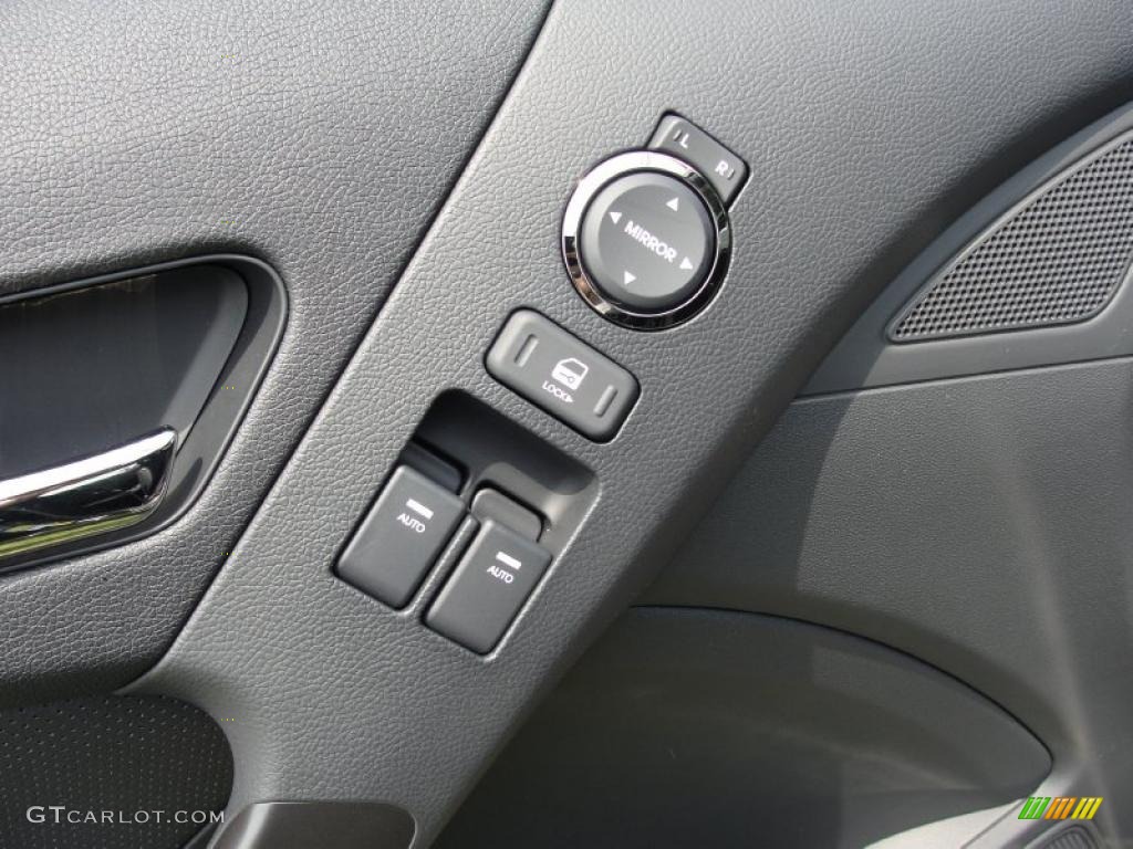 2011 Hyundai Genesis Coupe 3.8 Track Controls Photo #48197509