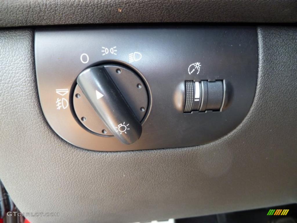 2000 Audi TT 1.8T Coupe Controls Photo #48200065