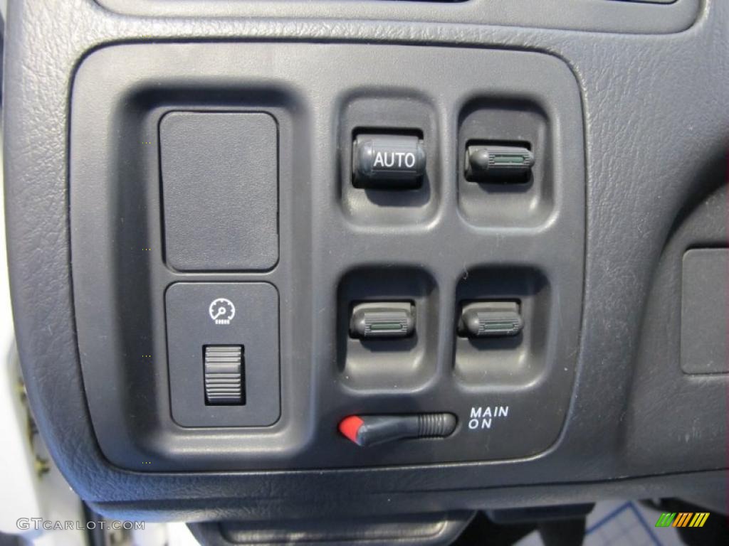 1999 Honda CR-V EX 4WD Controls Photos