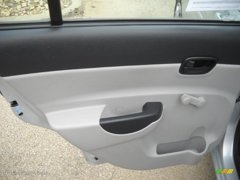 2011 Hyundai Accent GLS 4 Door Gray Door Panel Photo #48202846