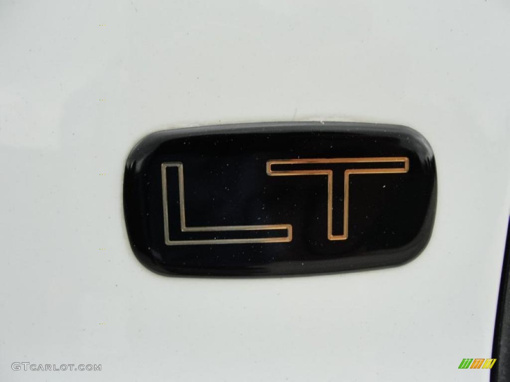 2003 Chevrolet Suburban 1500 LT Marks and Logos Photo #48203287