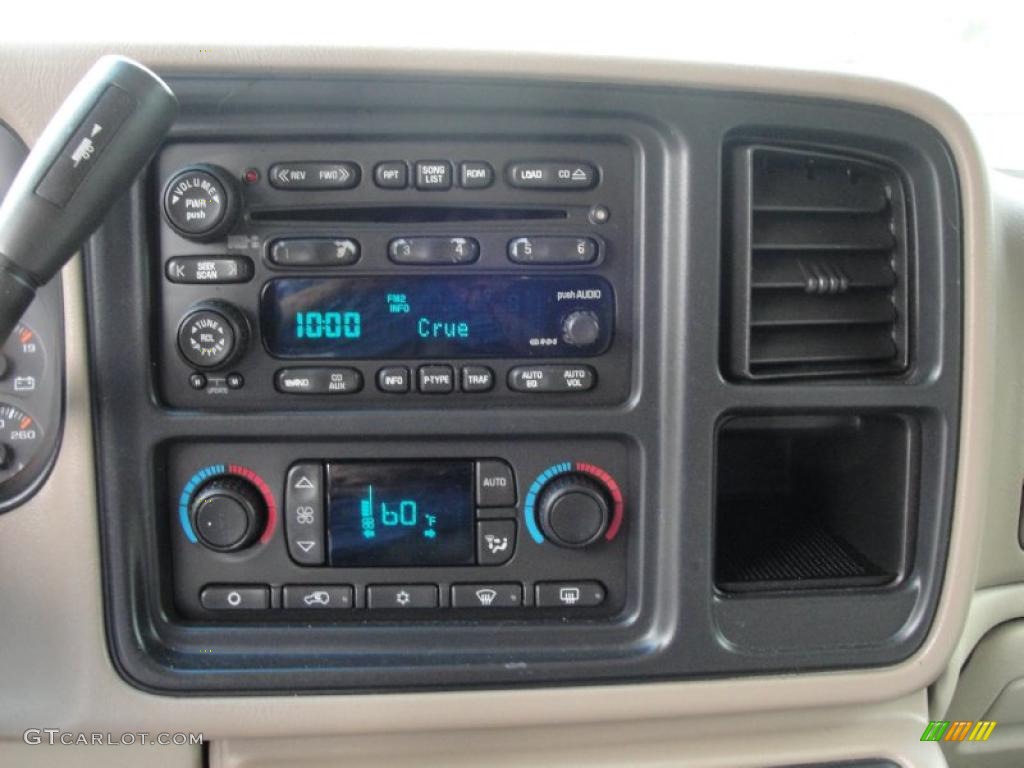 2003 Chevrolet Suburban 1500 LT Controls Photo #48203584