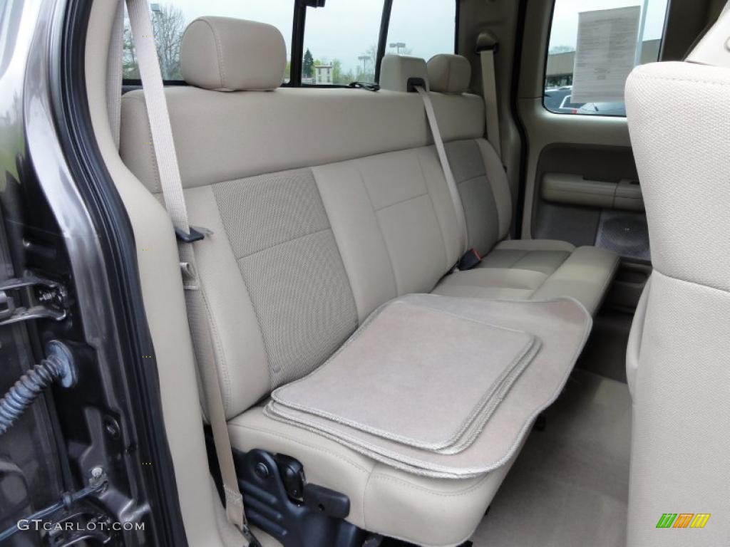 Medium Flint/Dark Flint Grey Interior 2005 Ford F150 XLT SuperCab 4x4 Photo #48204682