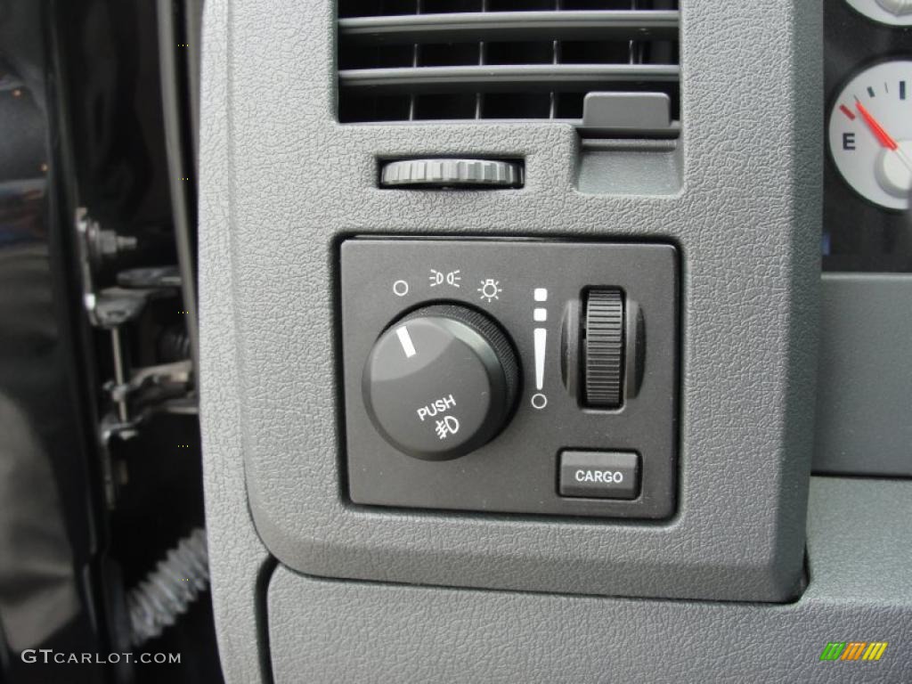 2008 Dodge Ram 1500 SLT Regular Cab Controls Photo #48206089