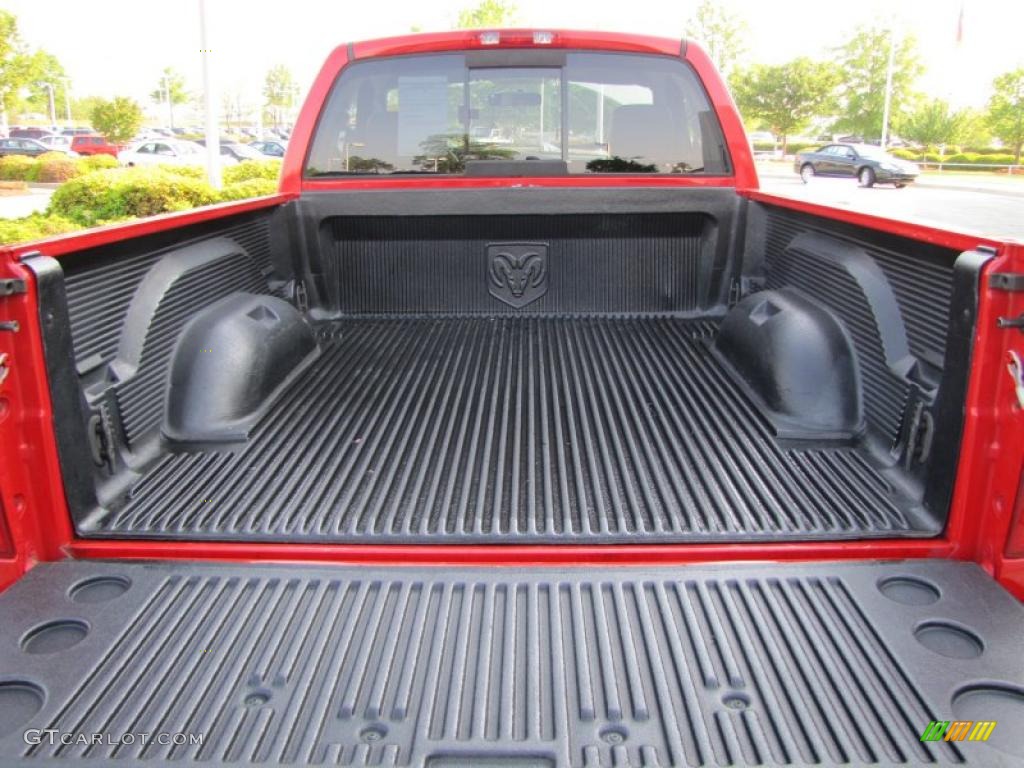 2005 Ram 1500 ST Regular Cab - Flame Red / Taupe photo #12