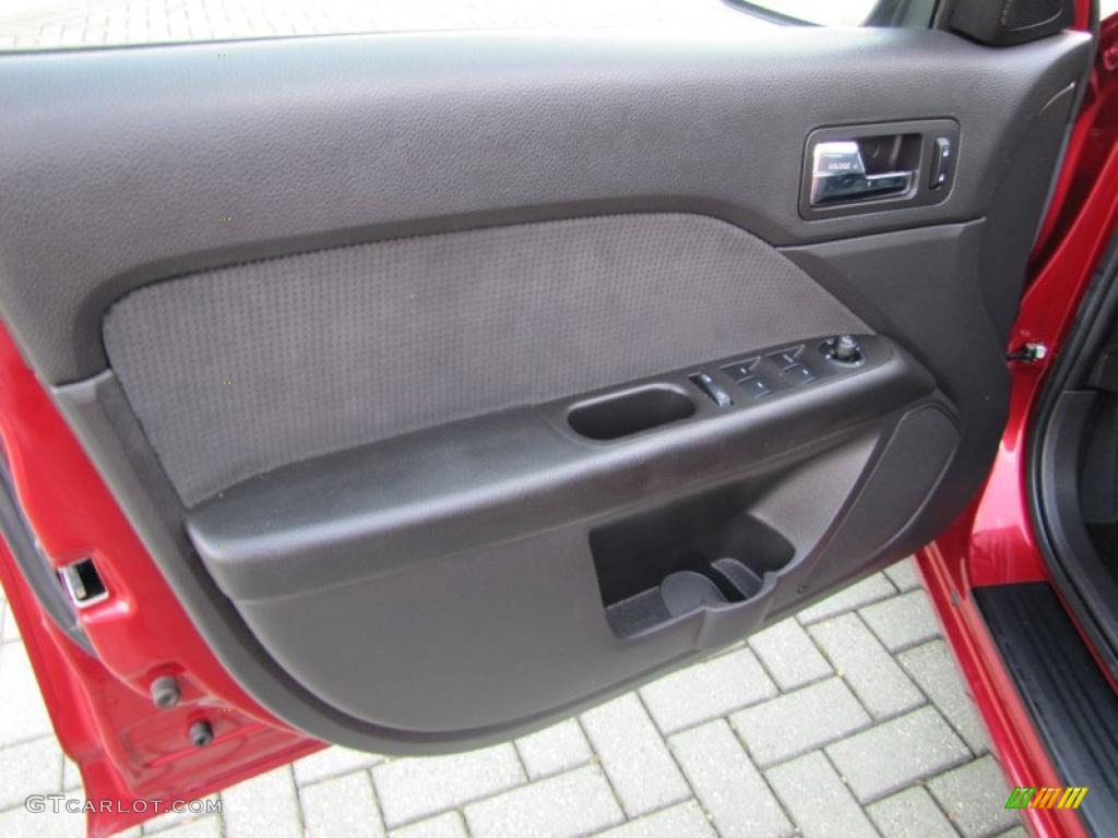 2006 Ford Fusion SEL Charcoal Black Door Panel Photo #48206659
