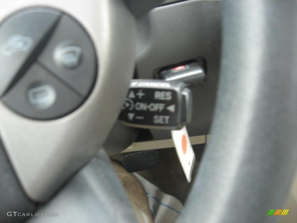 2004 Prius Hybrid - Super White / Brown/Ivory photo #29