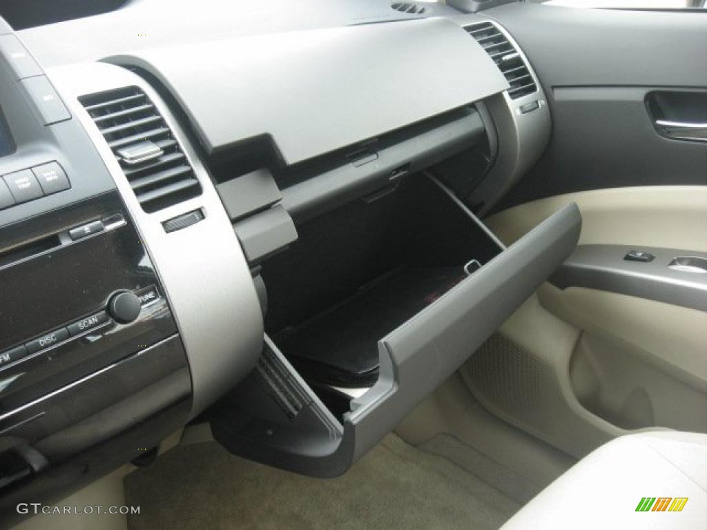 2004 Prius Hybrid - Super White / Brown/Ivory photo #34