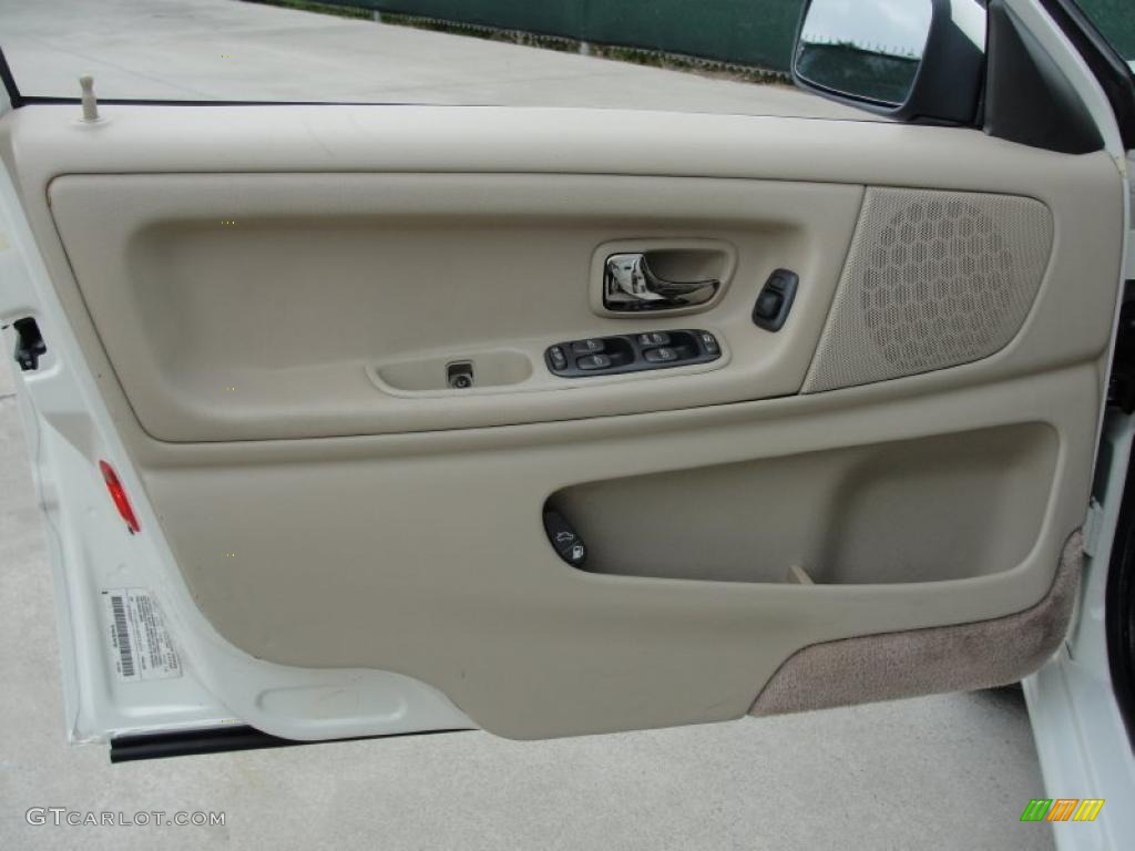 1998 Volvo V70 Turbo AWD Beige Door Panel Photo #48209461