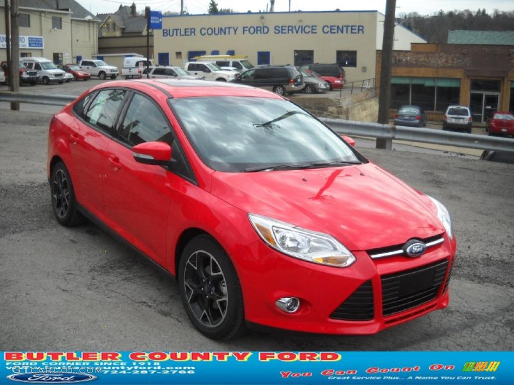 2012 Focus SE Sport Sedan - Race Red / Two-Tone Sport photo #1