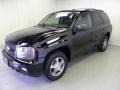 Black - TrailBlazer LS 4x4 Photo No. 3