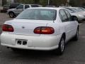 Summit White - Malibu Sedan Photo No. 5