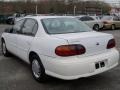 Summit White - Malibu Sedan Photo No. 6