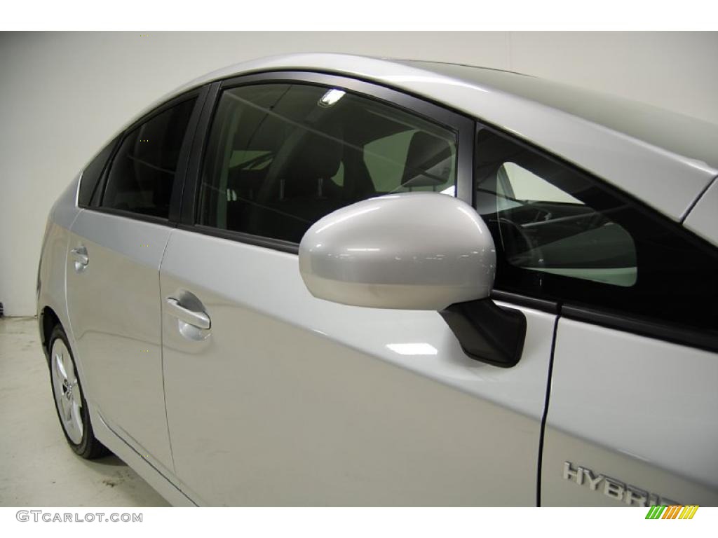 2010 Prius Hybrid V - Classic Silver Metallic / Dark Gray photo #4