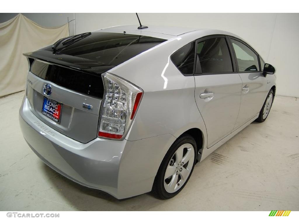 2010 Prius Hybrid V - Classic Silver Metallic / Dark Gray photo #6