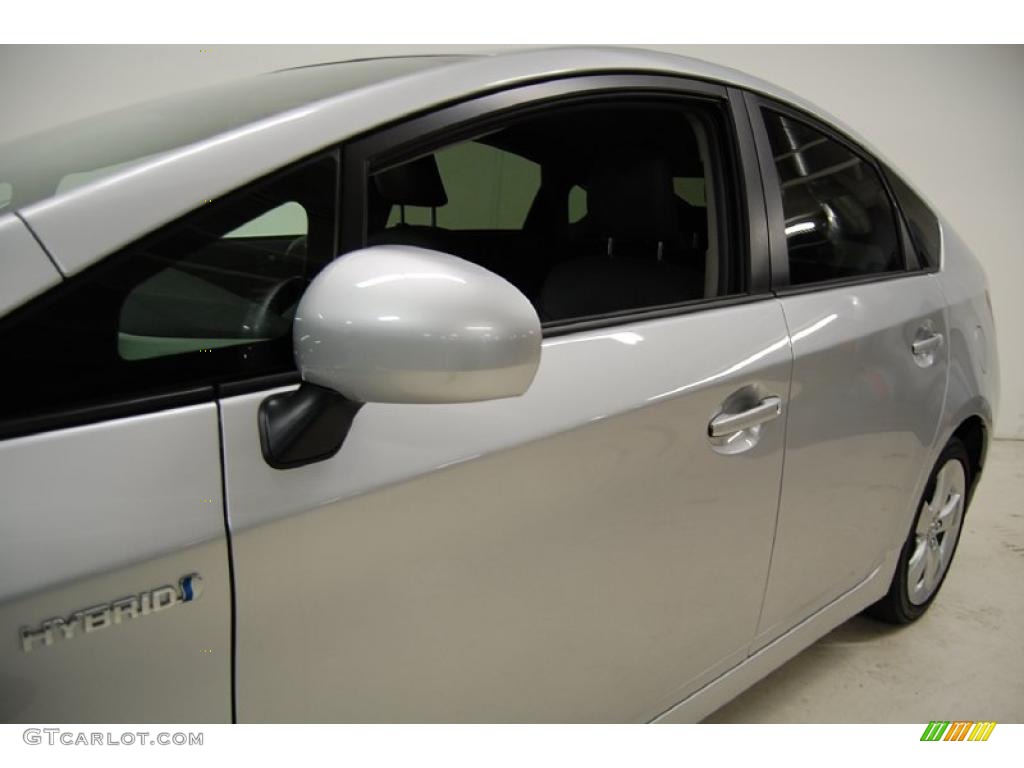 2010 Prius Hybrid V - Classic Silver Metallic / Dark Gray photo #11