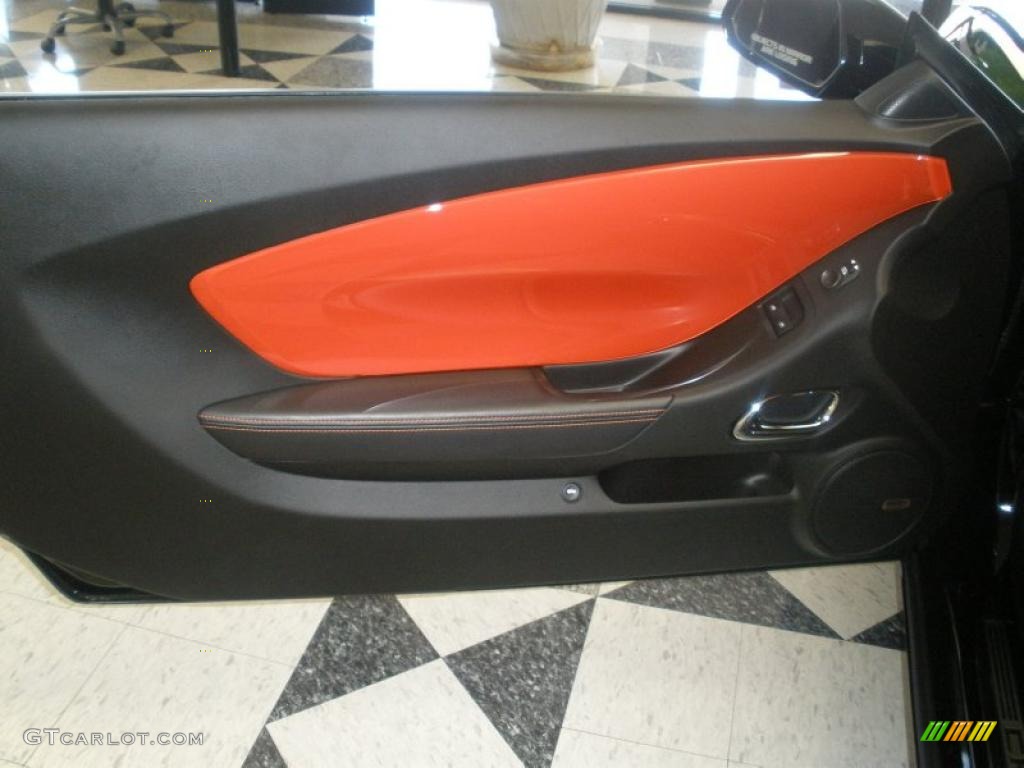 2010 Chevrolet Camaro SS Coupe Black/Inferno Orange Door Panel Photo #48212800