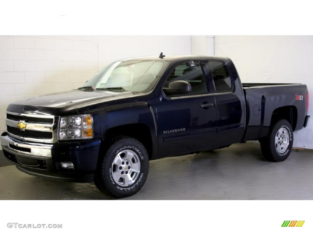 2011 Silverado 1500 LT Extended Cab 4x4 - Imperial Blue Metallic / Ebony photo #3