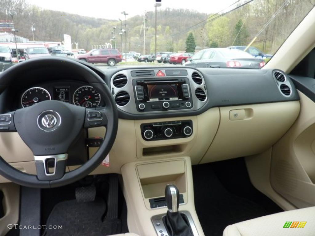 2011 Volkswagen Tiguan SE 4Motion Sandstone Dashboard Photo #48219506
