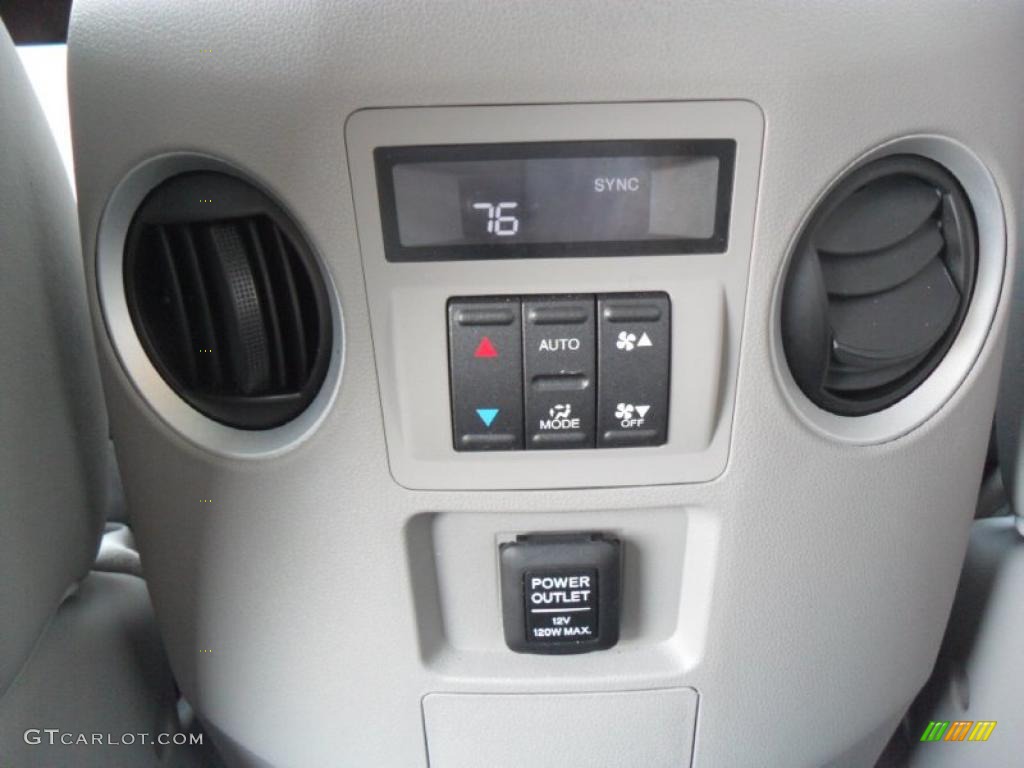 2010 Honda Pilot EX-L 4WD Controls Photo #48219638