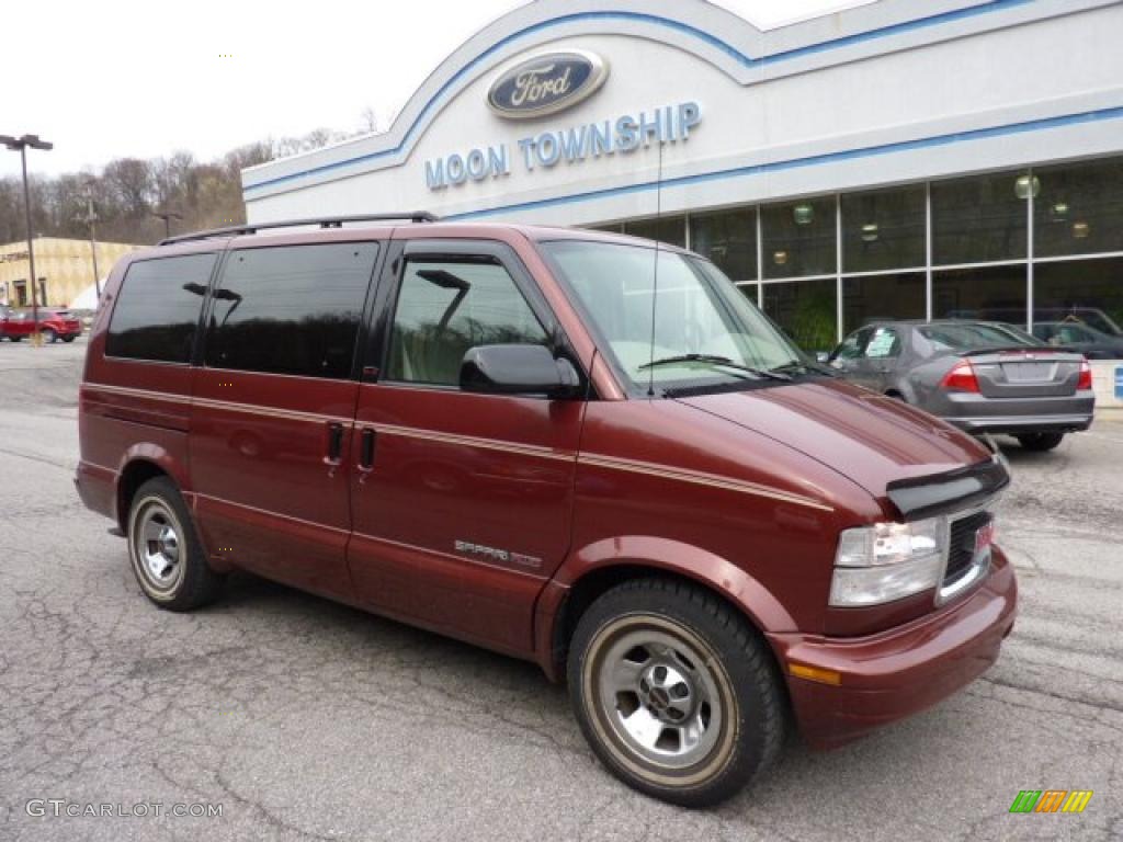 1999 Safari SL AWD - Light Toreador Red Metallic / Neutral photo #1