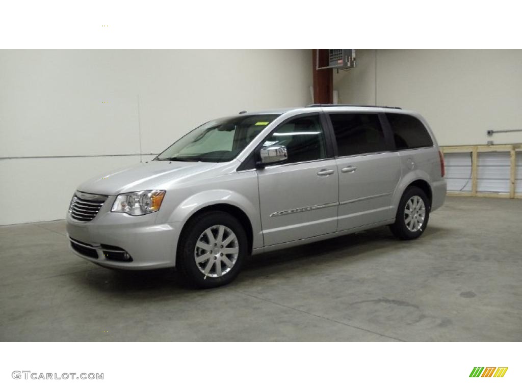2011 Town & Country Touring - L - Bright Silver Metallic / Black/Light Graystone photo #1