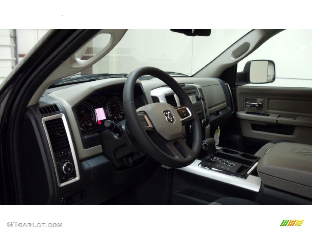 2011 Ram 1500 SLT Quad Cab 4x4 - Brilliant Black Crystal Pearl / Dark Slate Gray/Medium Graystone photo #8