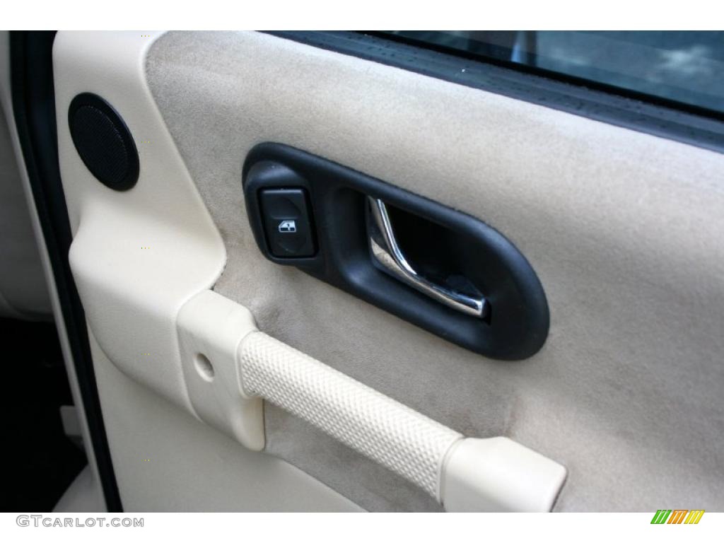 2003 Discovery SE - Java Black / Alpaca Beige photo #34