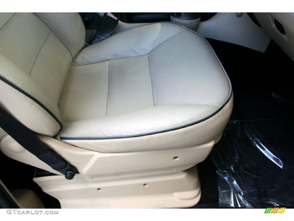 2003 Discovery SE - Java Black / Alpaca Beige photo #40
