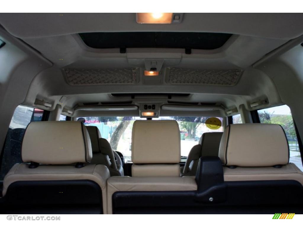 2003 Discovery SE - Java Black / Alpaca Beige photo #87