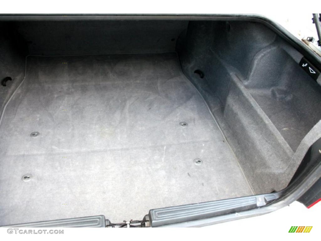 2000 BMW 7 Series 740iL Sedan Trunk Photo #48224303