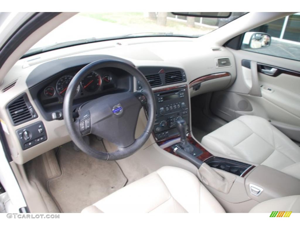 Taupe/Light Taupe Interior 2005 Volvo S60 2.5T Photo #48226382