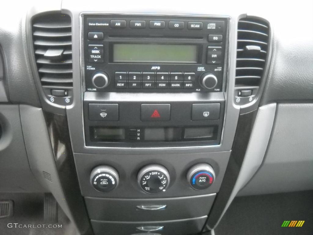 2008 Kia Sorento EX 4x4 Controls Photo #48227879