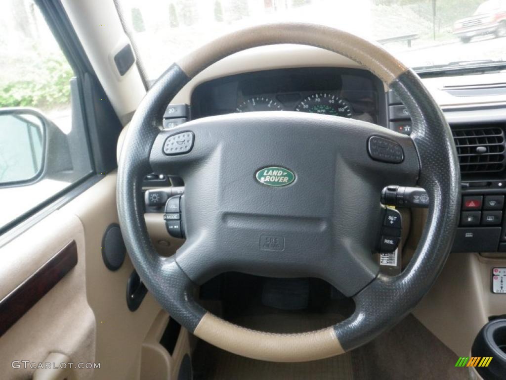 2002 Land Rover Discovery II SE7 Bahama Beige Steering Wheel Photo #48229781