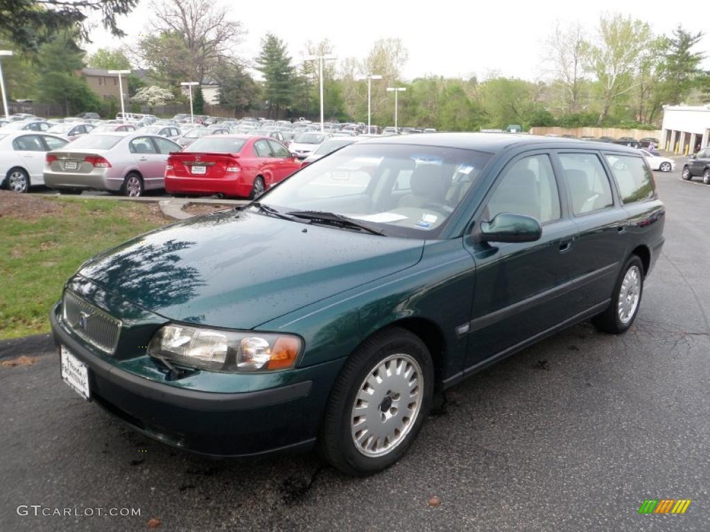 Emerald Green 2001 Volvo V70 2.4 Exterior Photo #48230528